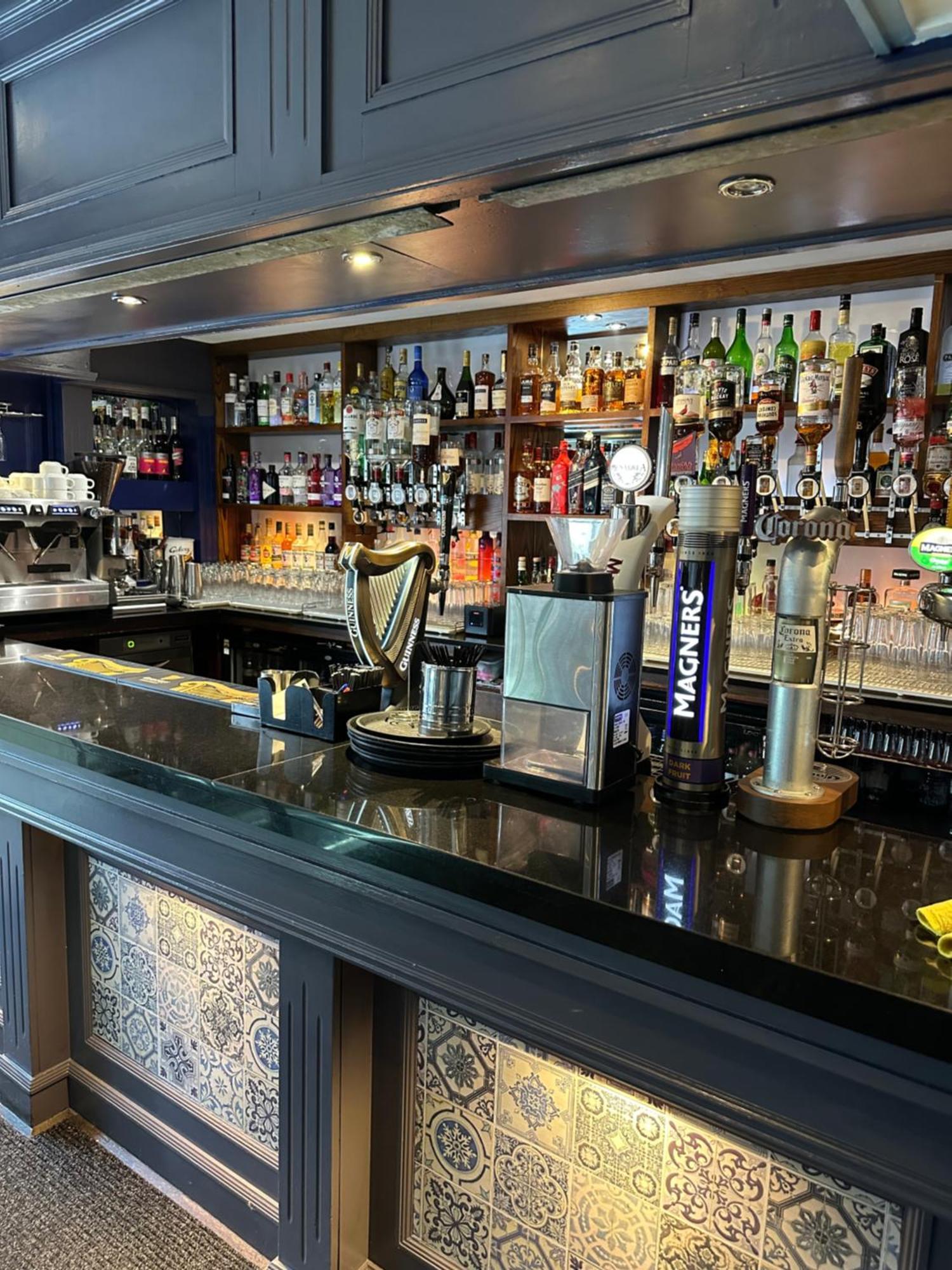 The Tudor Hotel แอร์ดรี ภายนอก รูปภาพ